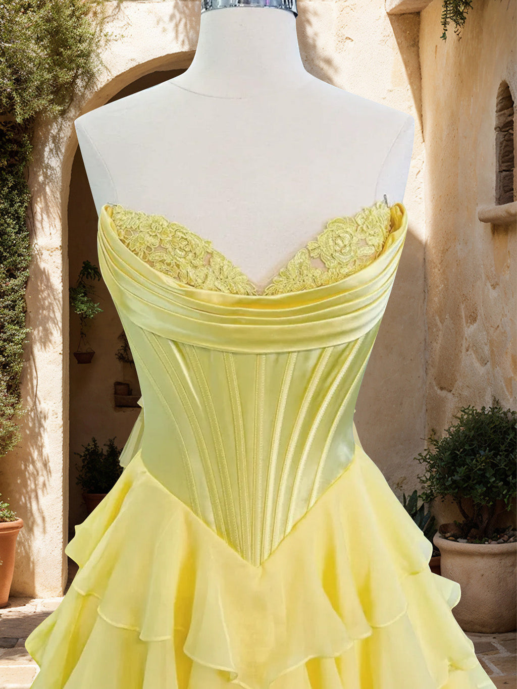 Maristella yellow side view prom dress