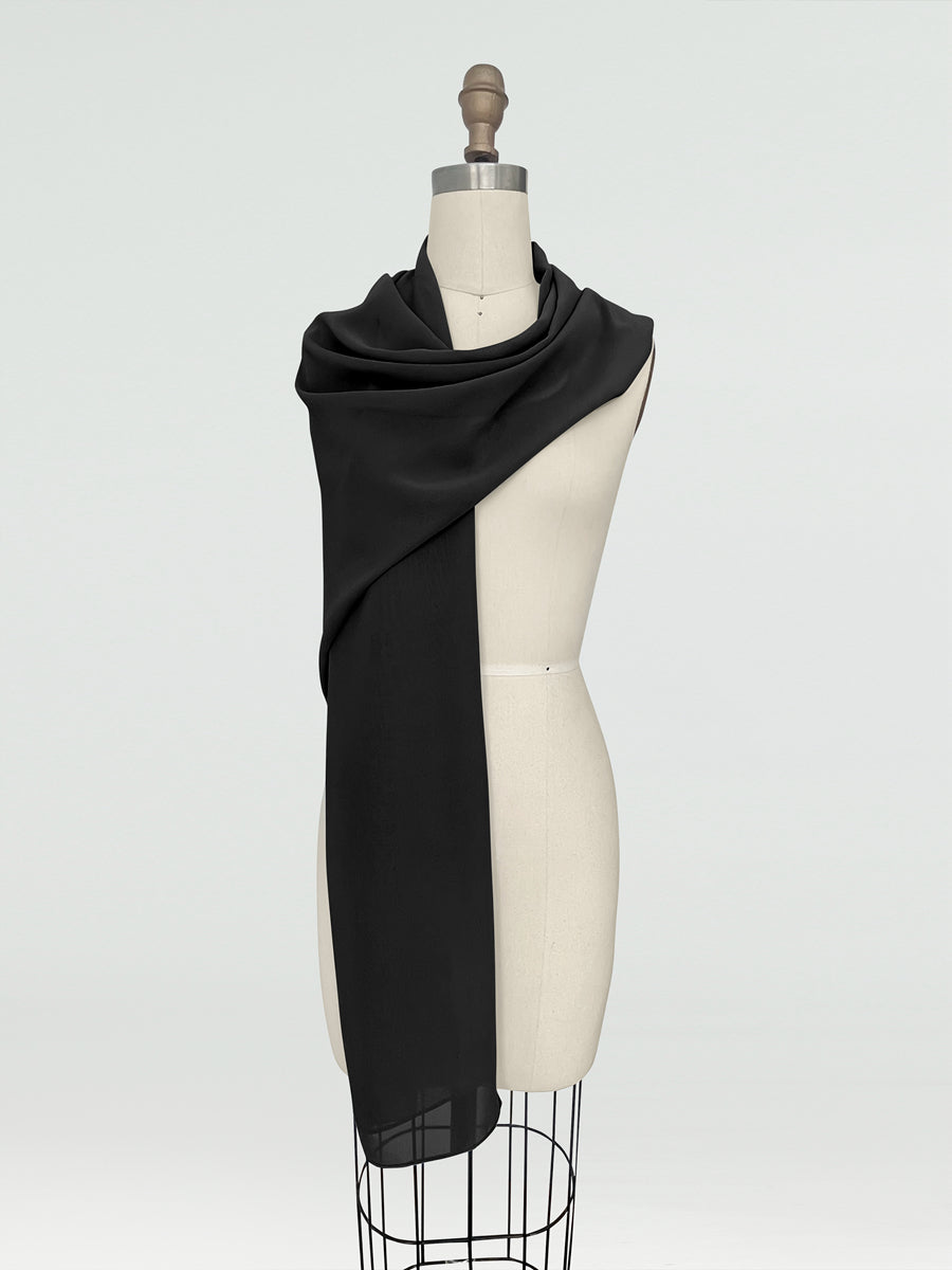 Aeris Wrap Black front view all accessories