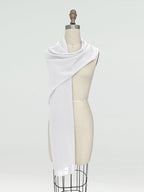 Aeris Wrap White front view all accessories