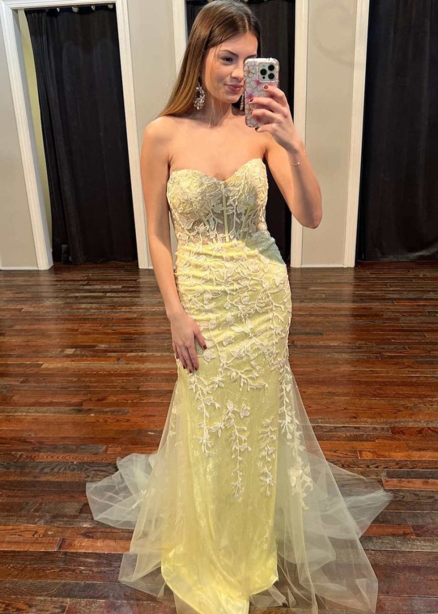Sky Blue Tulle Mermaid Evening Dress with Strapless Neckline and Appliques