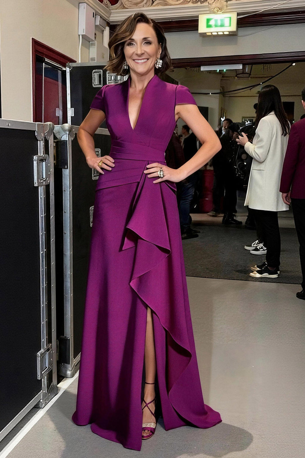 Elegant Sheath Column V Neck Short Sleeves Floor Length Mother of the Bride Dress