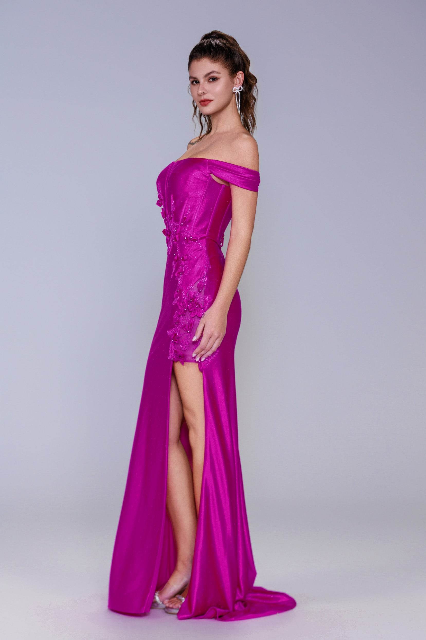 Elegant Sheath Column Sweep Brush Train Stretch Satin Prom Dress for Prom