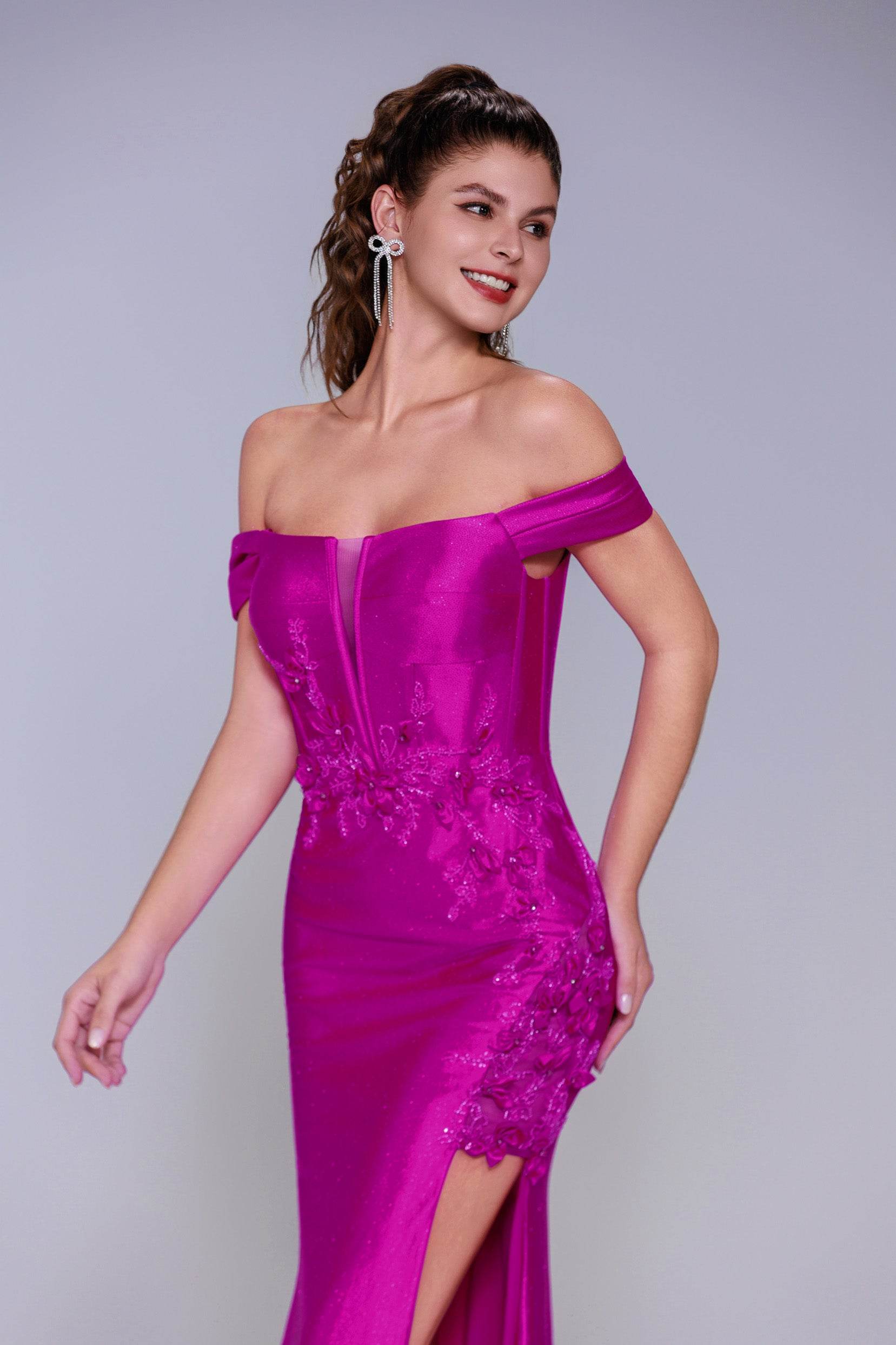 Elegant Sheath Column Sweep Brush Train Stretch Satin Prom Dress for Prom