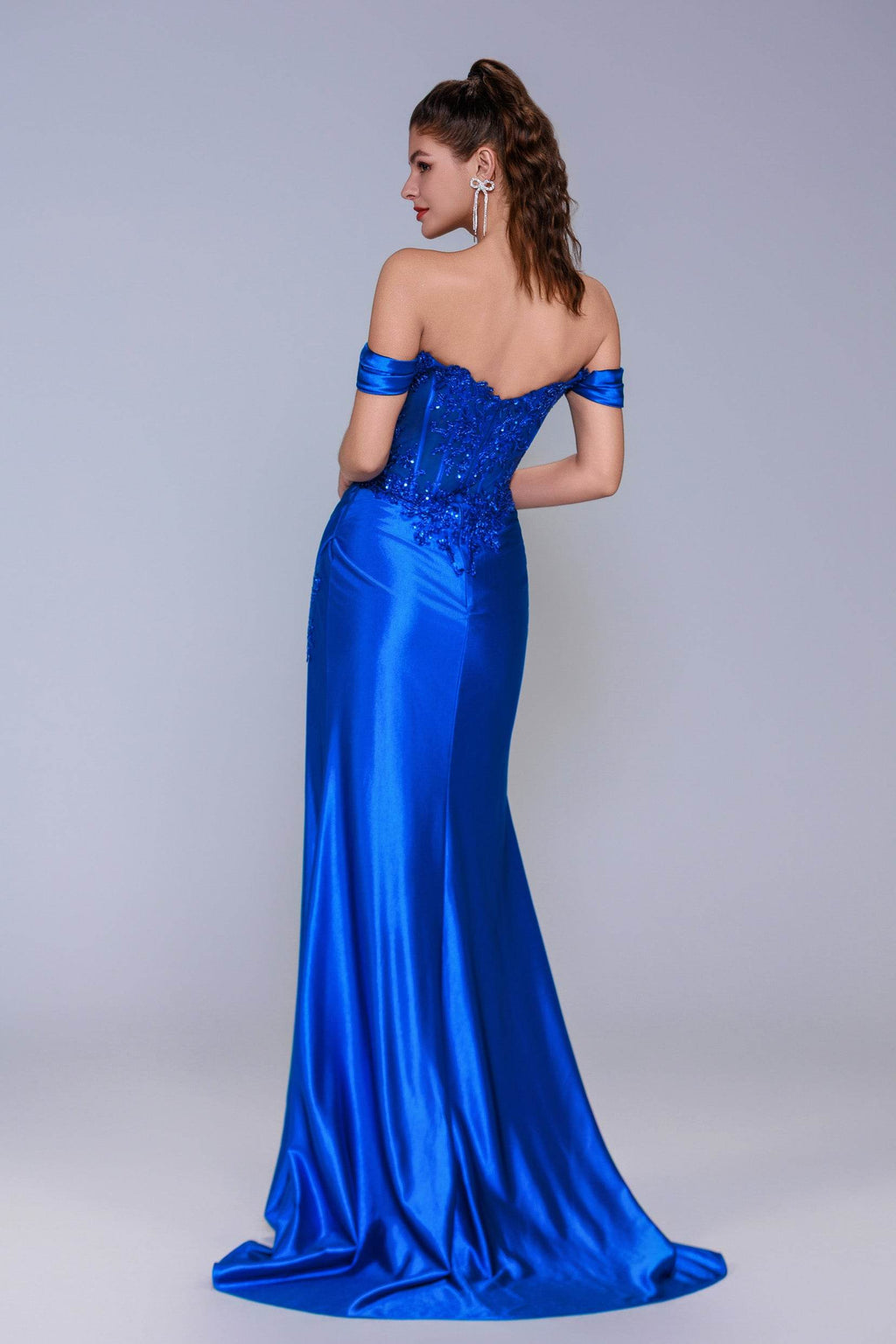 Elegant Sheath Column Sweep Brush Train Stretch Satin Prom Dress for Prom