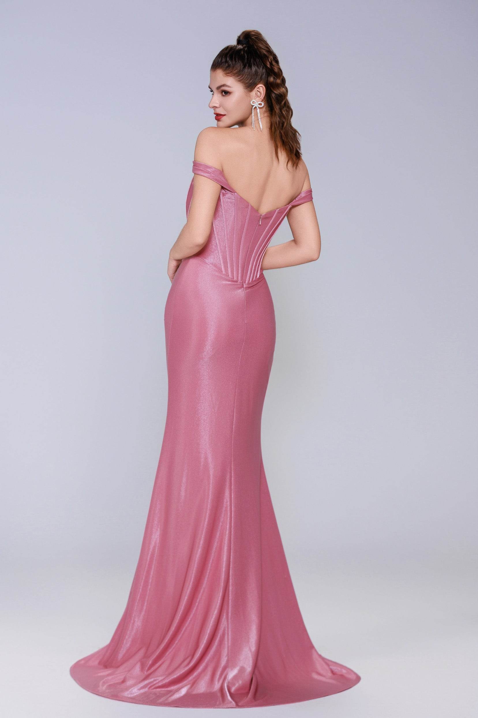 Elegant Sheath Column Sweep Brush Train Stretch Satin Prom Dress for Prom