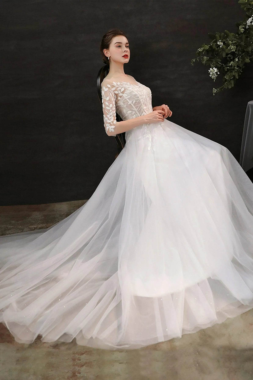 Elegant A Line Sweep Brush Train Lace Tulle Wedding Dress Wedding Dress