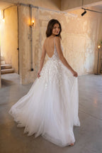 Elegant A Line Sweep Brush Train Lace Tulle Wedding Dress Wedding Dress