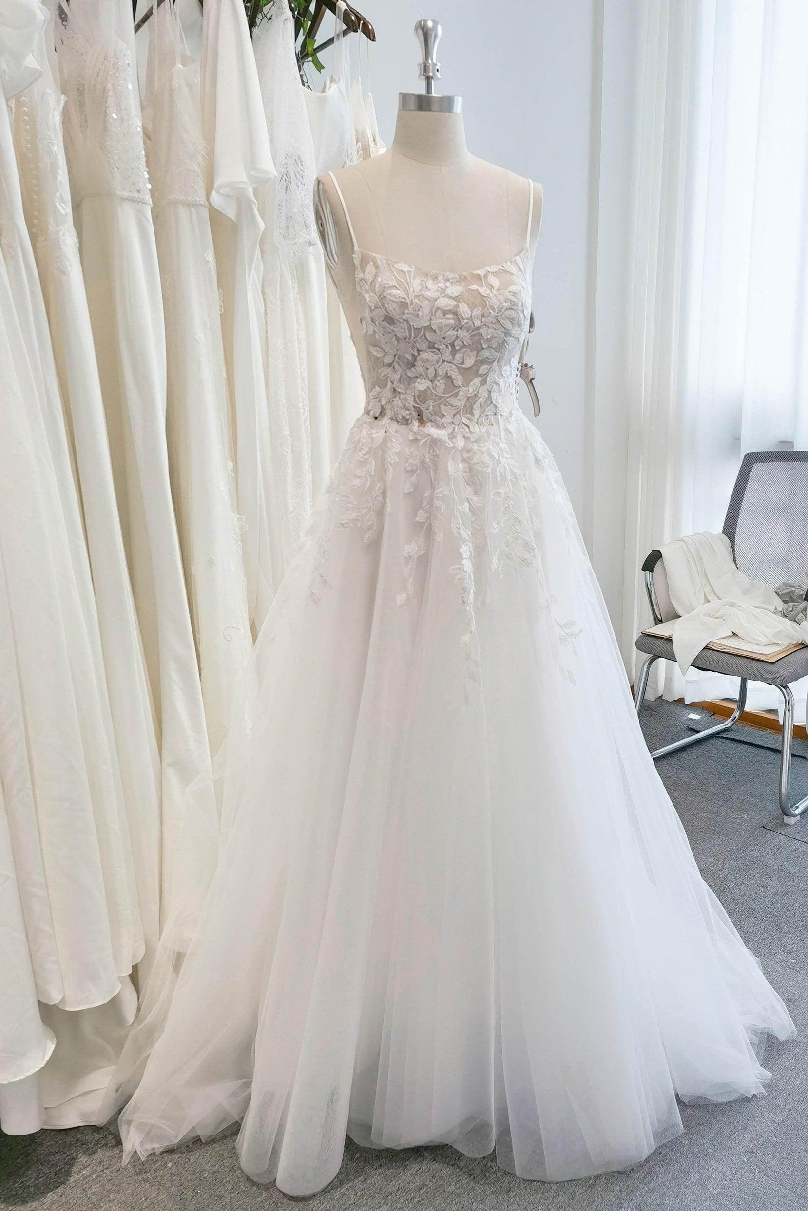 Elegant A Line Sweep Brush Train Lace Tulle Wedding Dress Wedding Dress