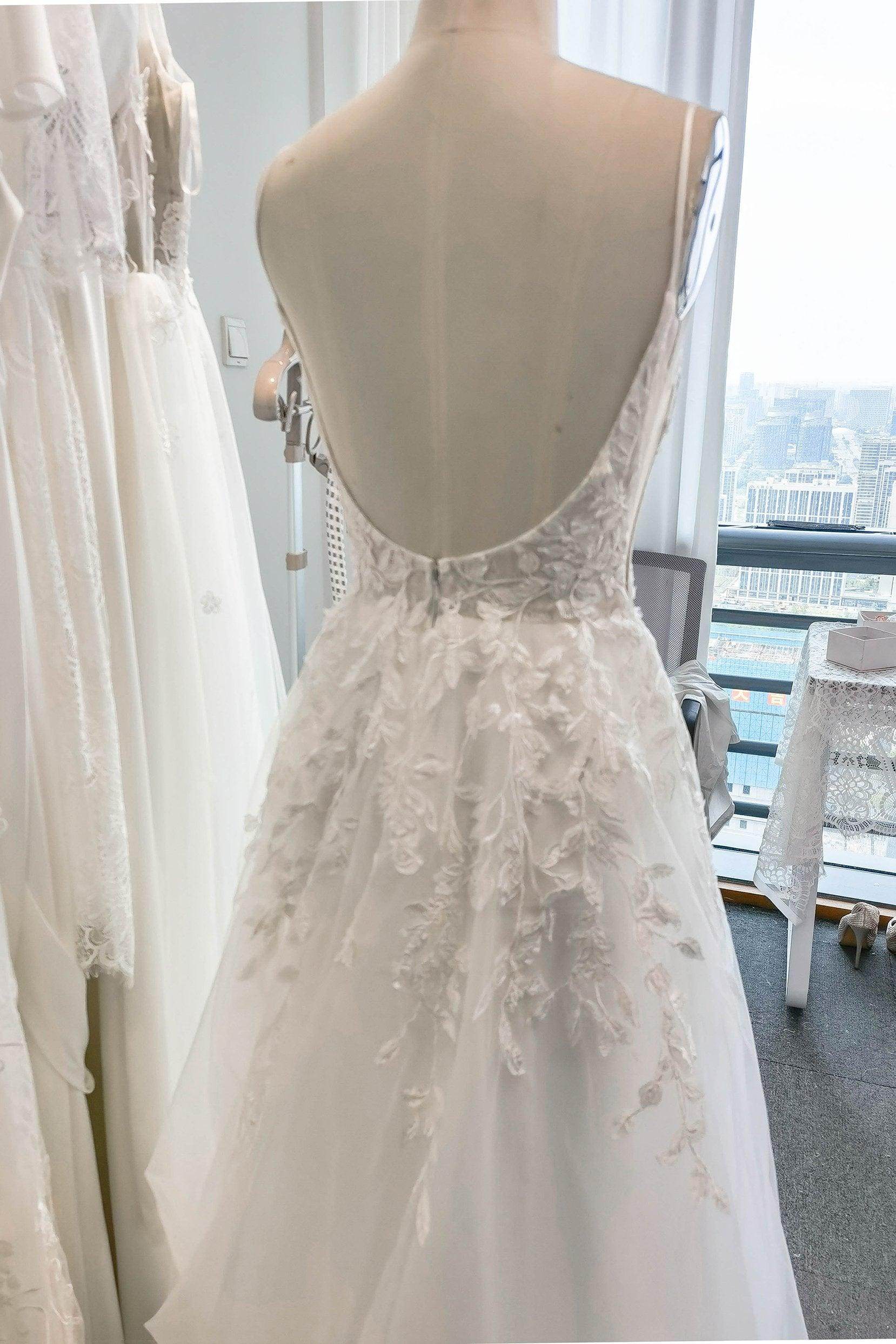 Elegant A Line Sweep Brush Train Lace Tulle Wedding Dress Wedding Dress