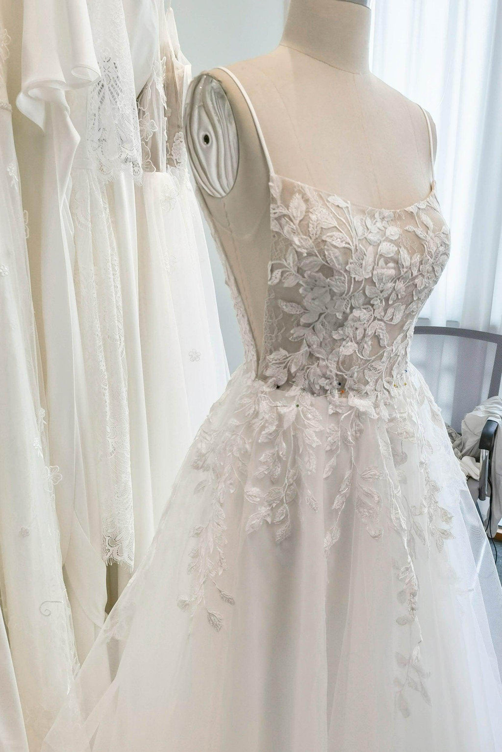 Elegant A Line Sweep Brush Train Lace Tulle Wedding Dress Wedding Dress
