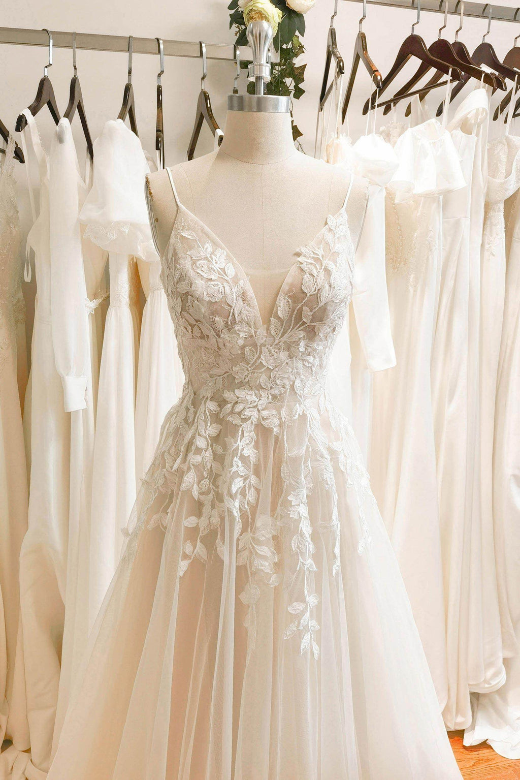 Elegant A Line Floor Length Lace Tulle Wedding Dress Wedding Dress