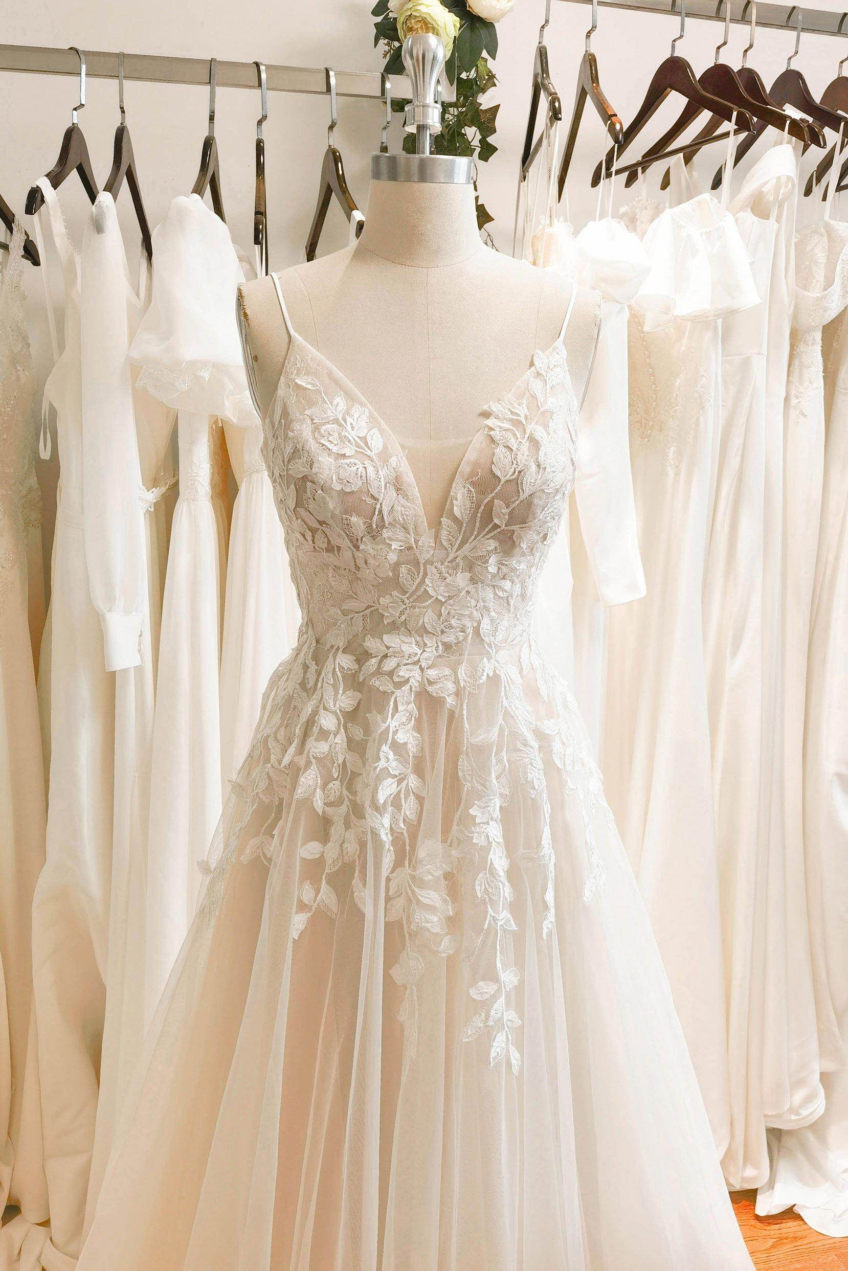 Elegant A Line Floor Length Lace Tulle Wedding Dress Wedding Dress