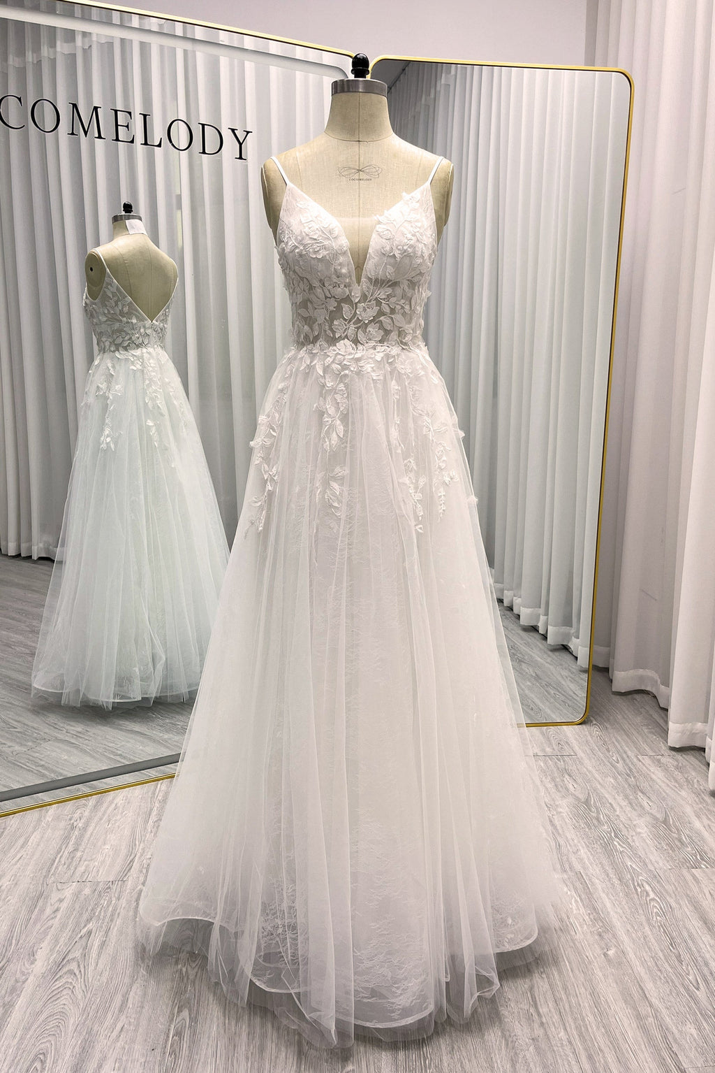 Elegant A Line Floor Length Lace Tulle Wedding Dress Wedding Dress
