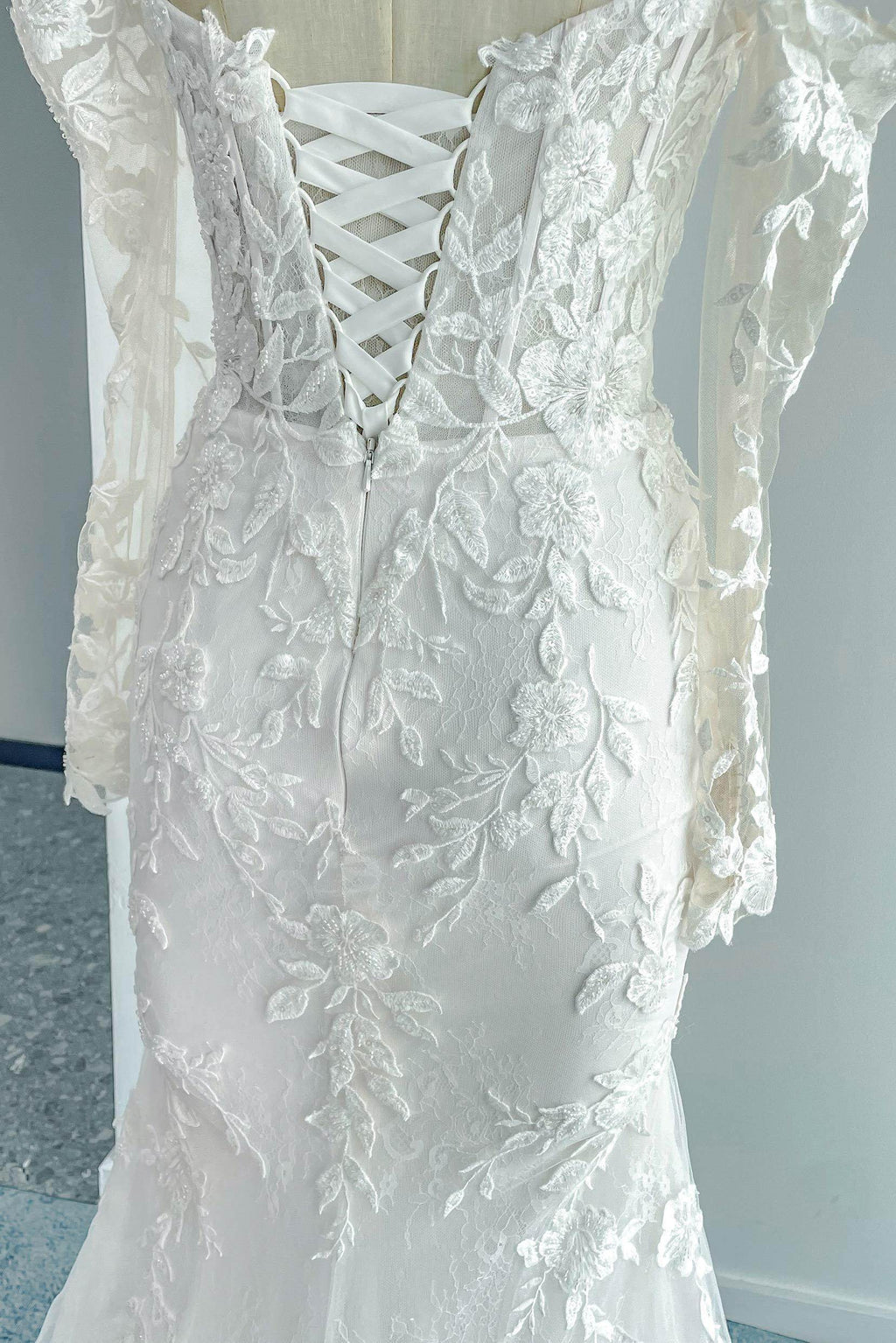 Elegant Trumpet Mermaid Chapel Train Lace Tulle Wedding Dress Wedding Dress