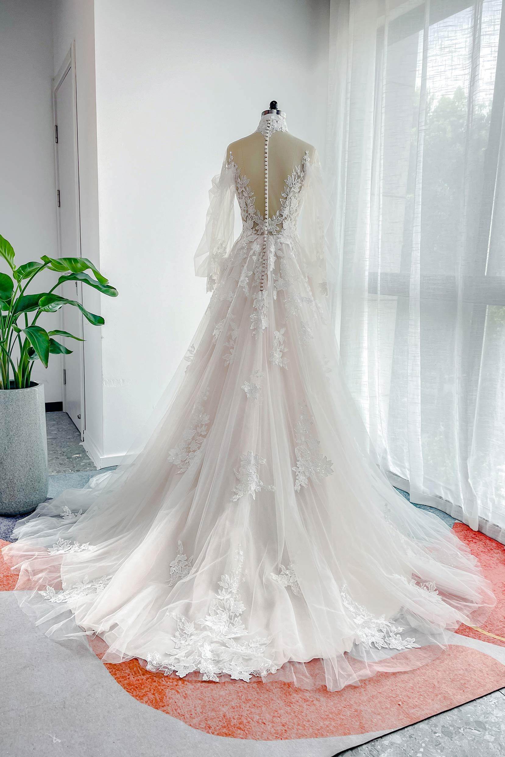 Elegant A Line Court Train Lace Tulle Wedding Dress Wedding Dress