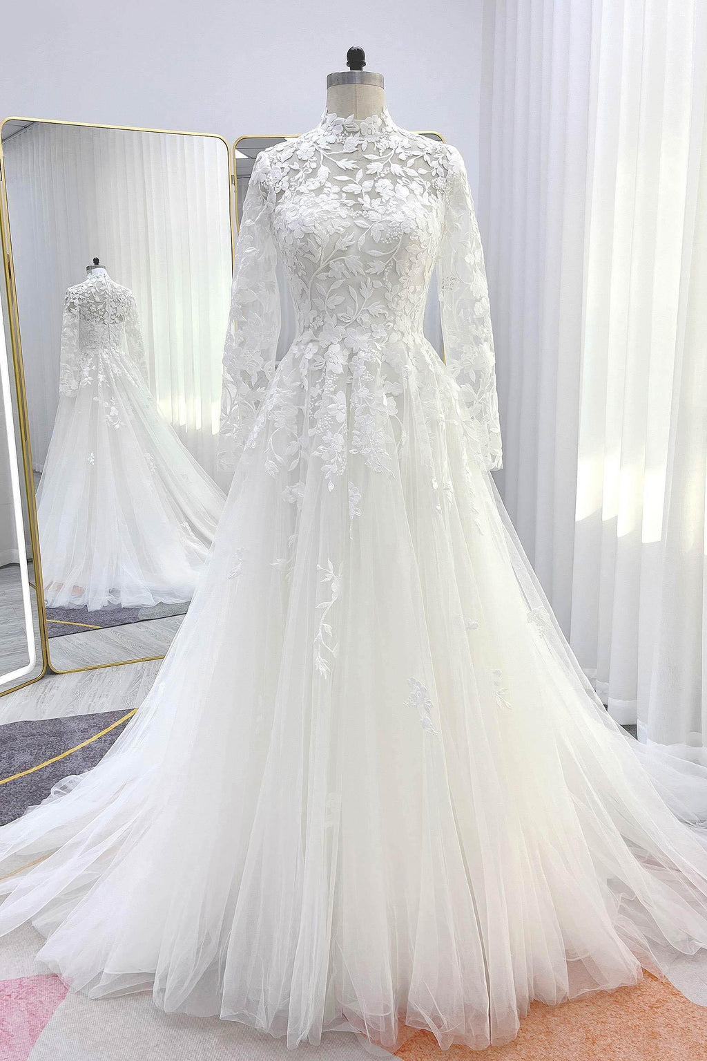 Elegant A Line Court Train Lace Tulle Wedding Dress Wedding Dress