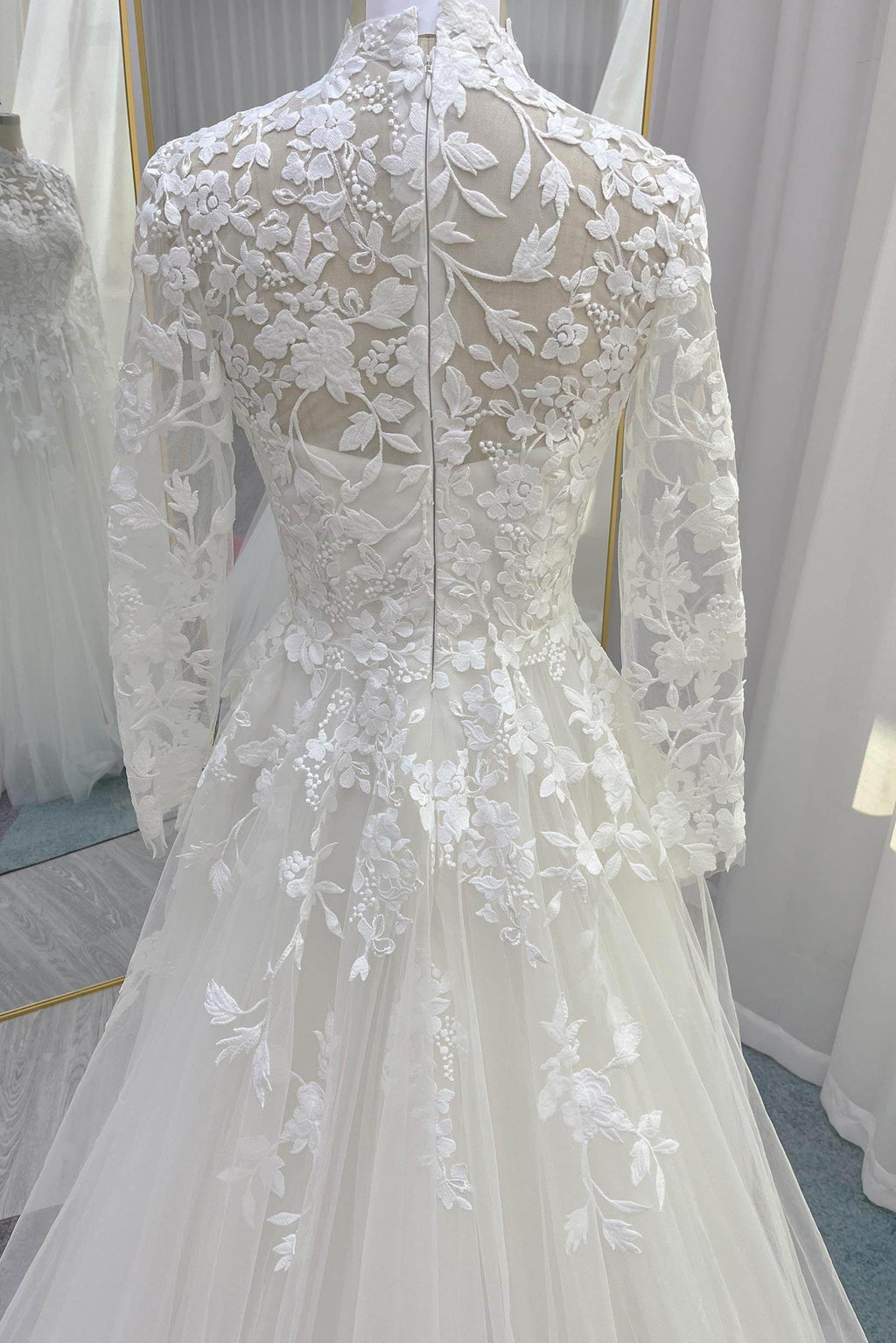 Elegant A Line Court Train Lace Tulle Wedding Dress Wedding Dress
