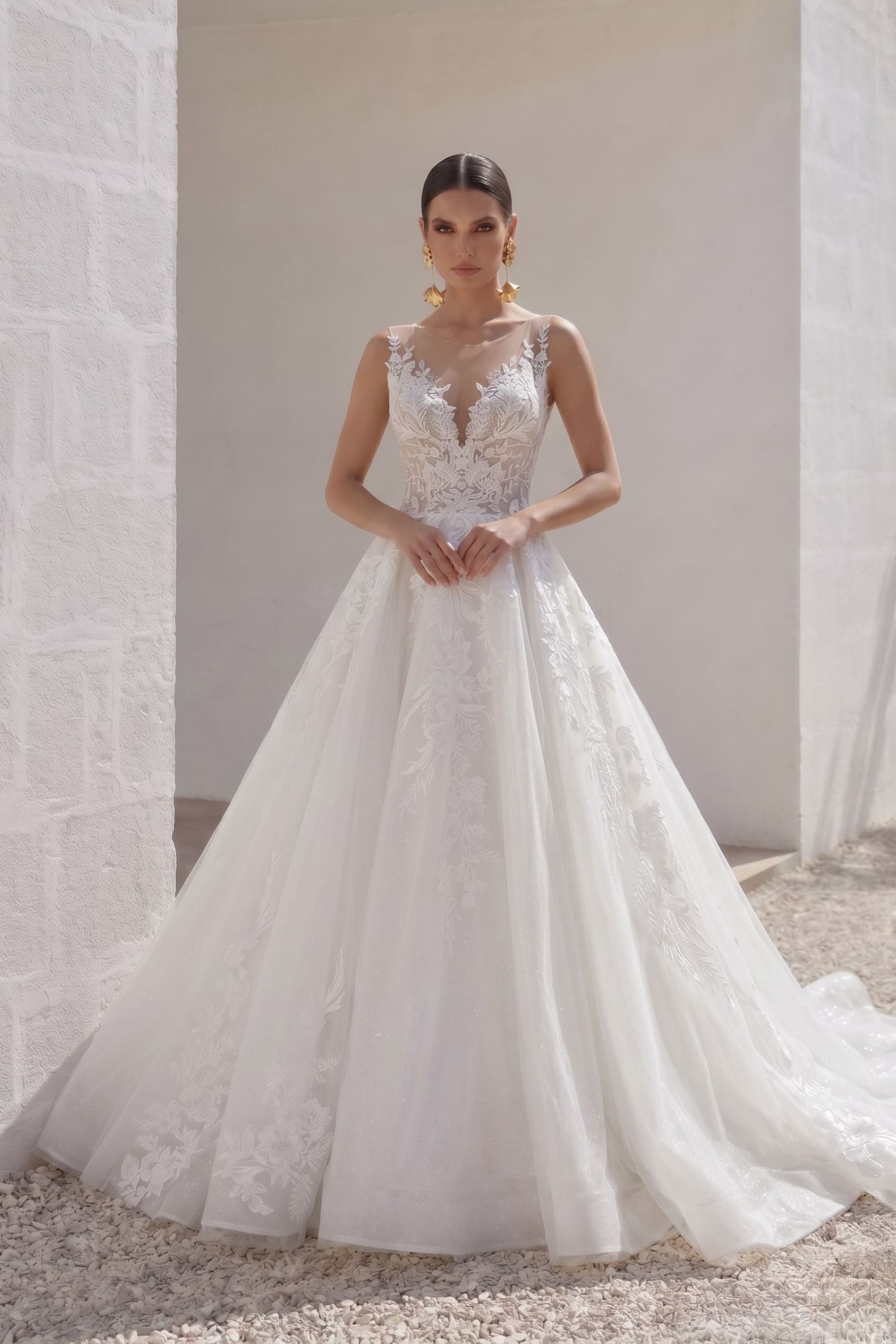 Elegant A Line Chapel Train Lace Tulle Wedding Dress Wedding Dress