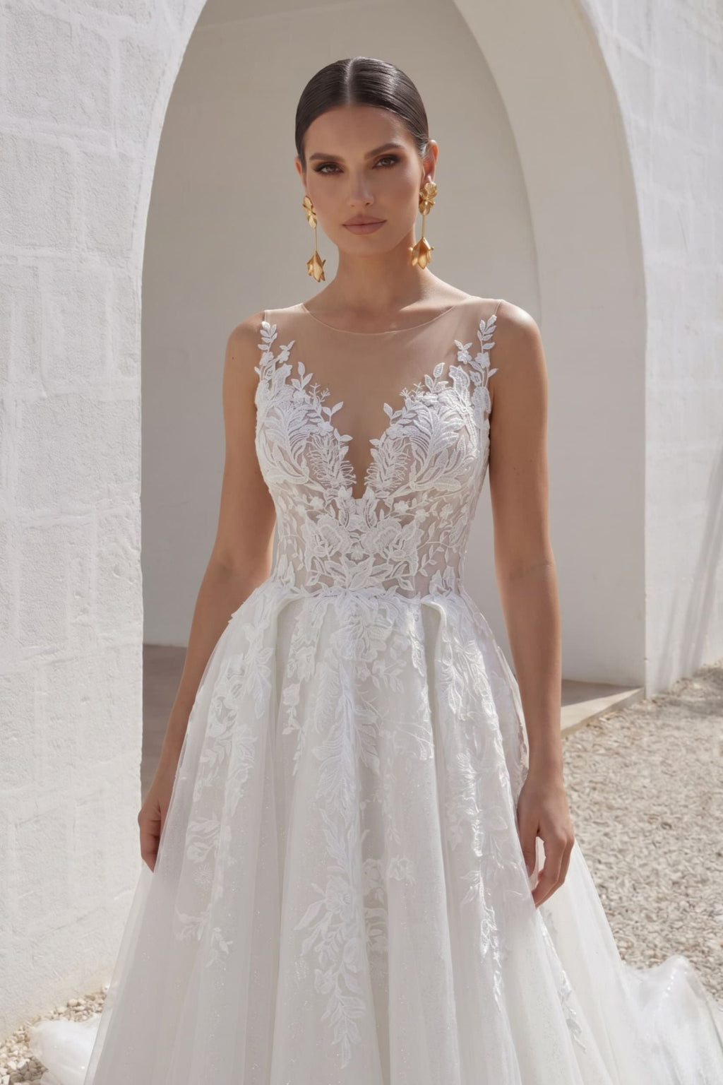 Elegant A Line Chapel Train Lace Tulle Wedding Dress Wedding Dress