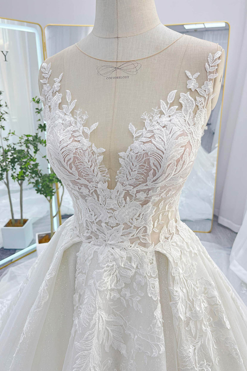 Elegant A Line Chapel Train Lace Tulle Wedding Dress Wedding Dress