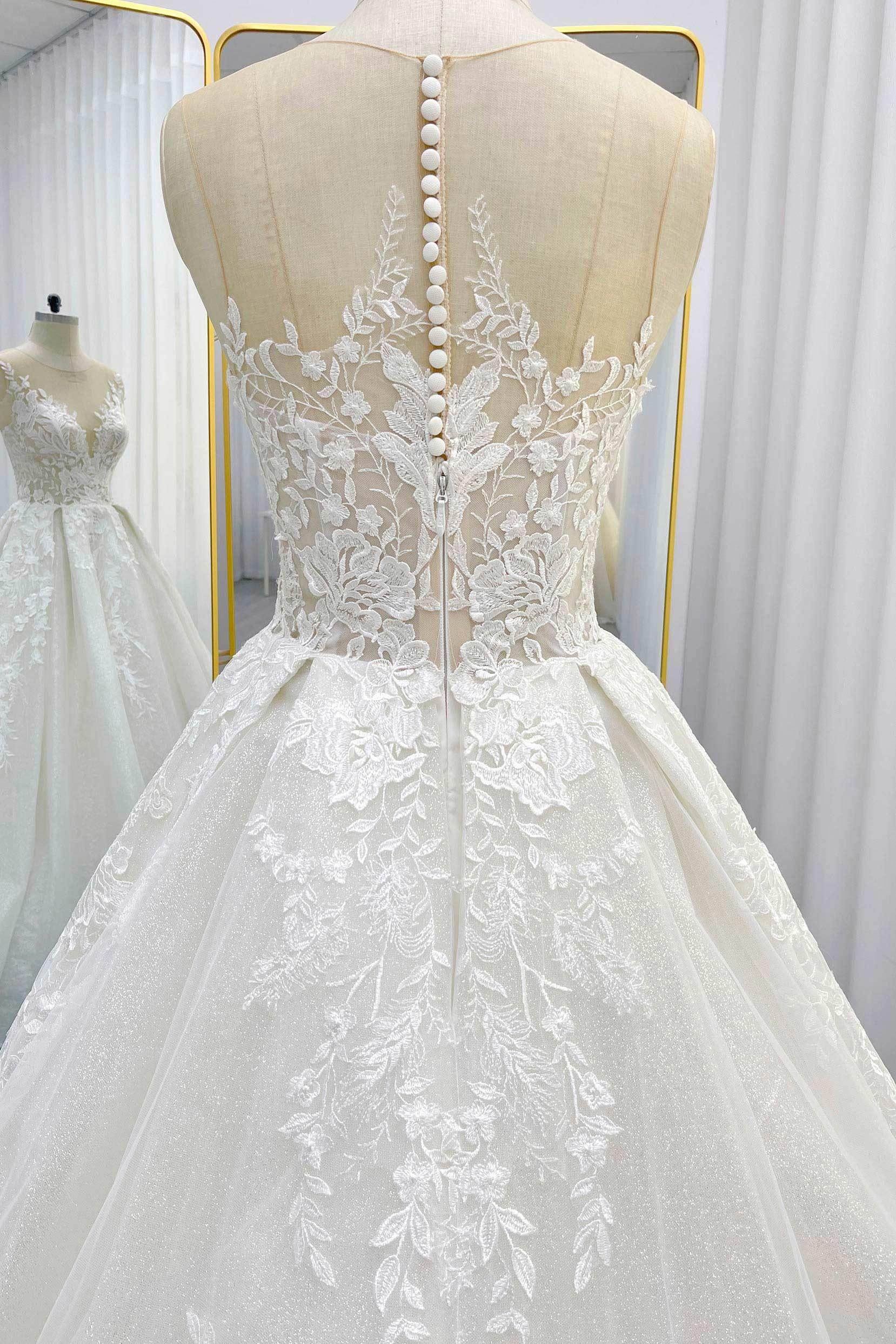 Elegant A Line Chapel Train Lace Tulle Wedding Dress Wedding Dress