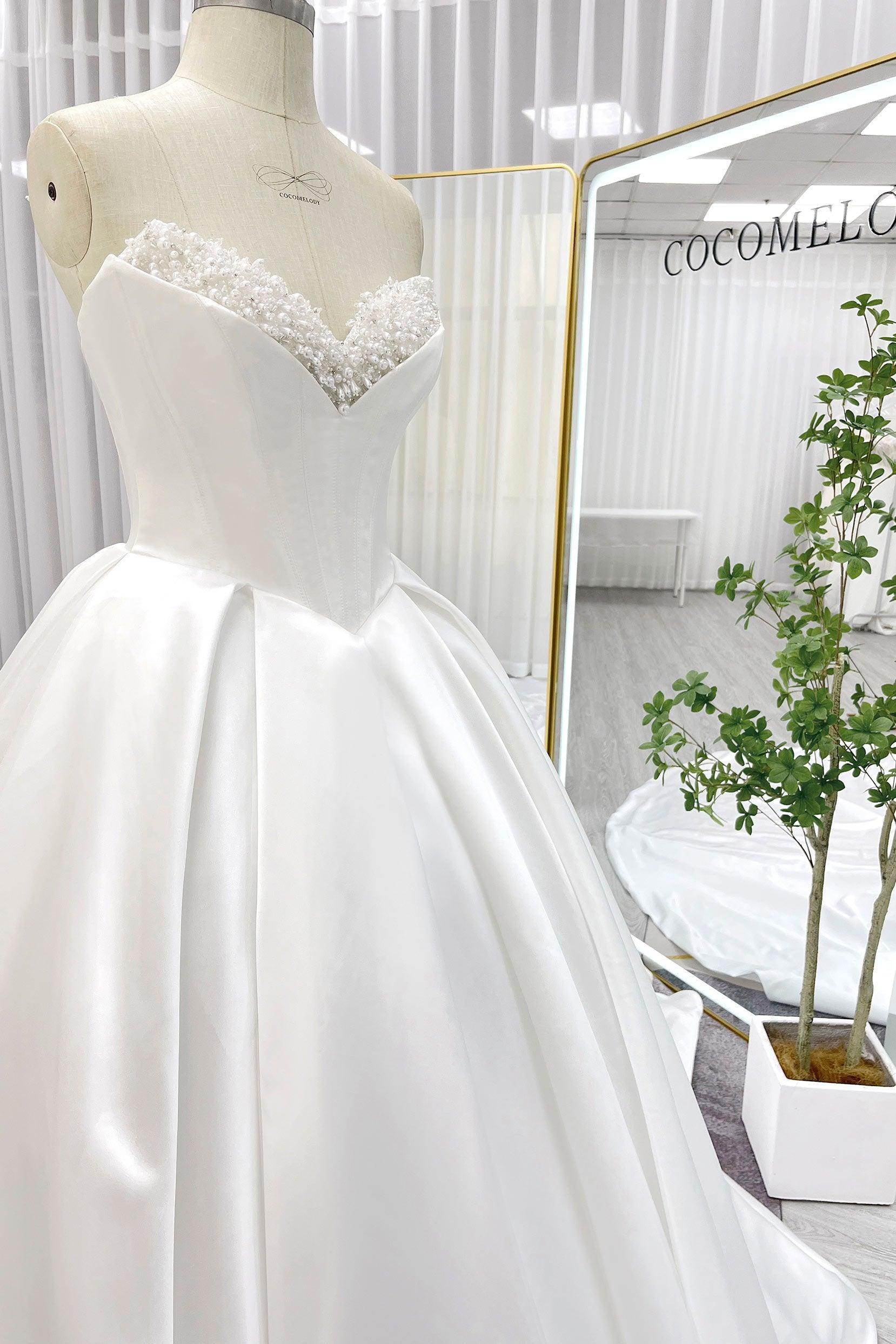 Elegant Ball Gown Chapel Train Satin Wedding Dress Wedding Dress
