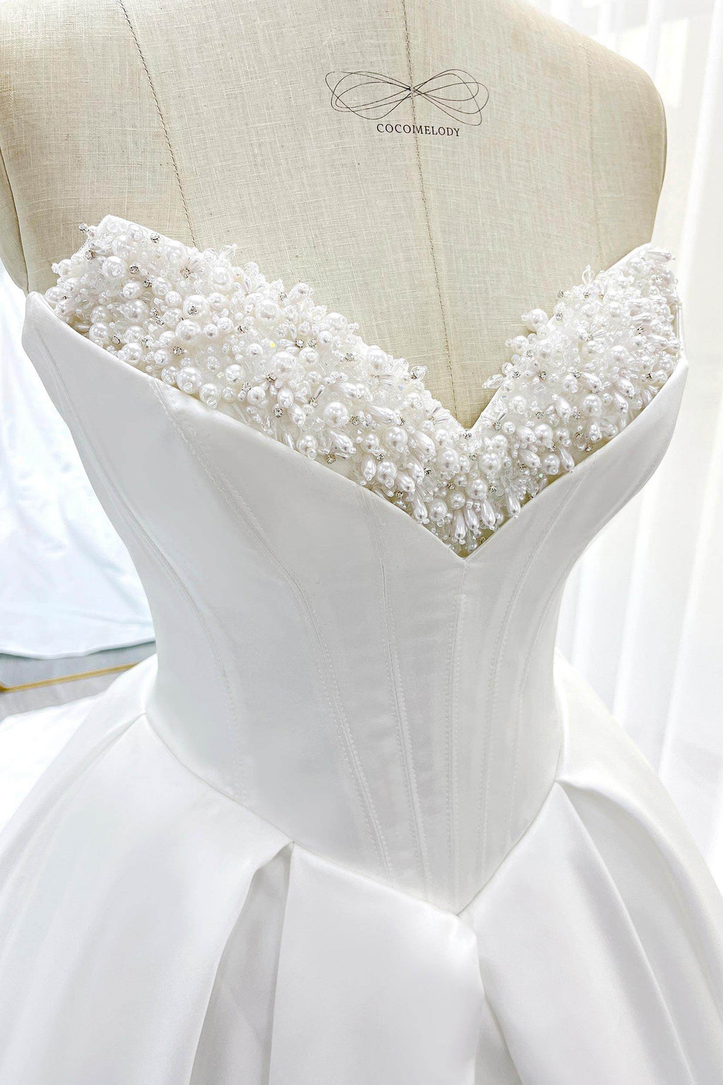 Elegant Ball Gown Chapel Train Satin Wedding Dress Wedding Dress