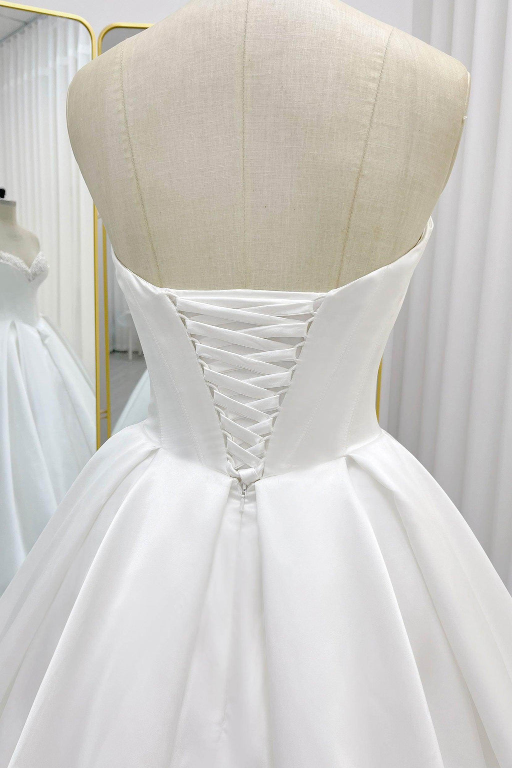 Elegant Ball Gown Chapel Train Satin Wedding Dress Wedding Dress