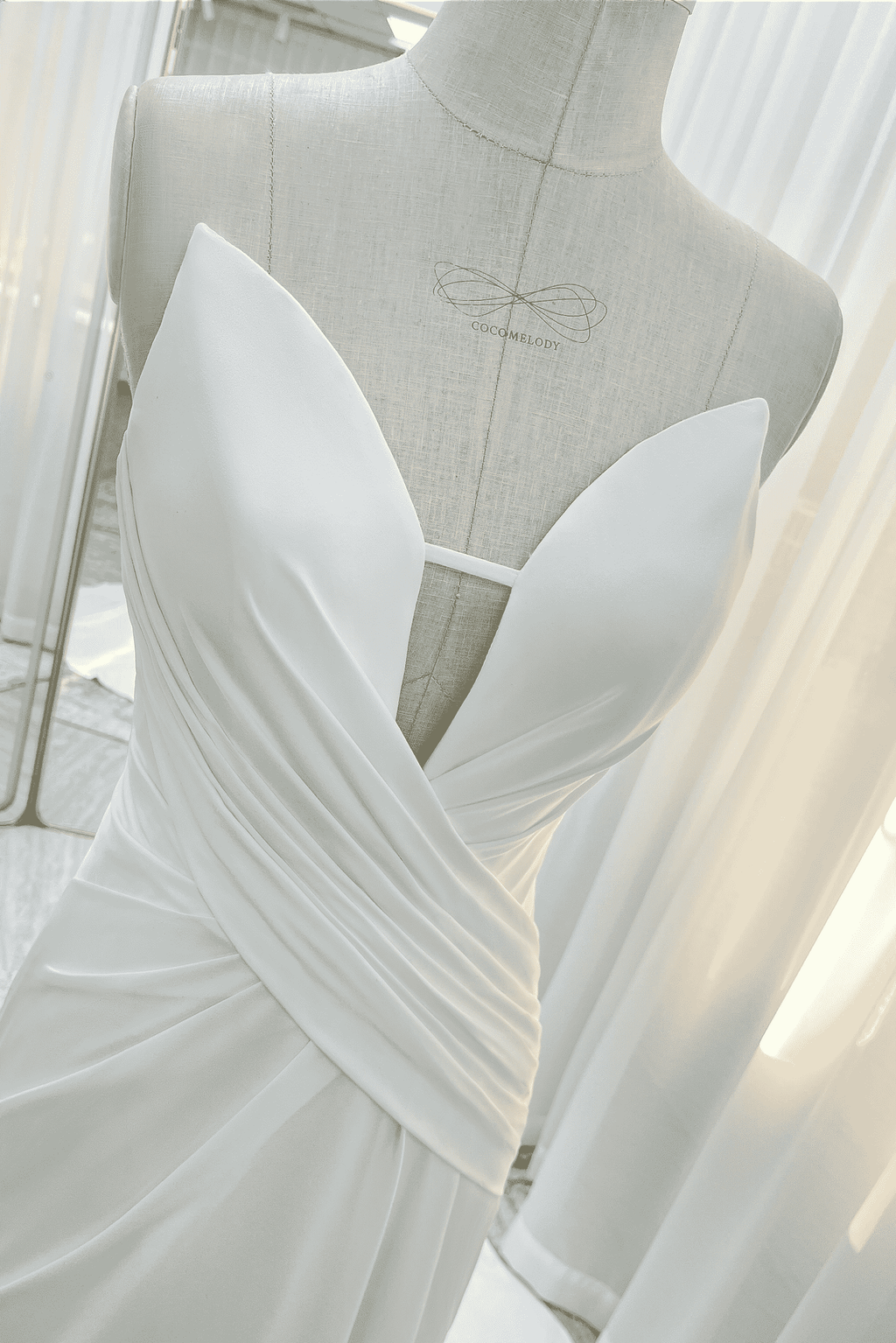 Elegant Trumpet Mermaid Court Train Satin Wedding Dress Wedding Dress