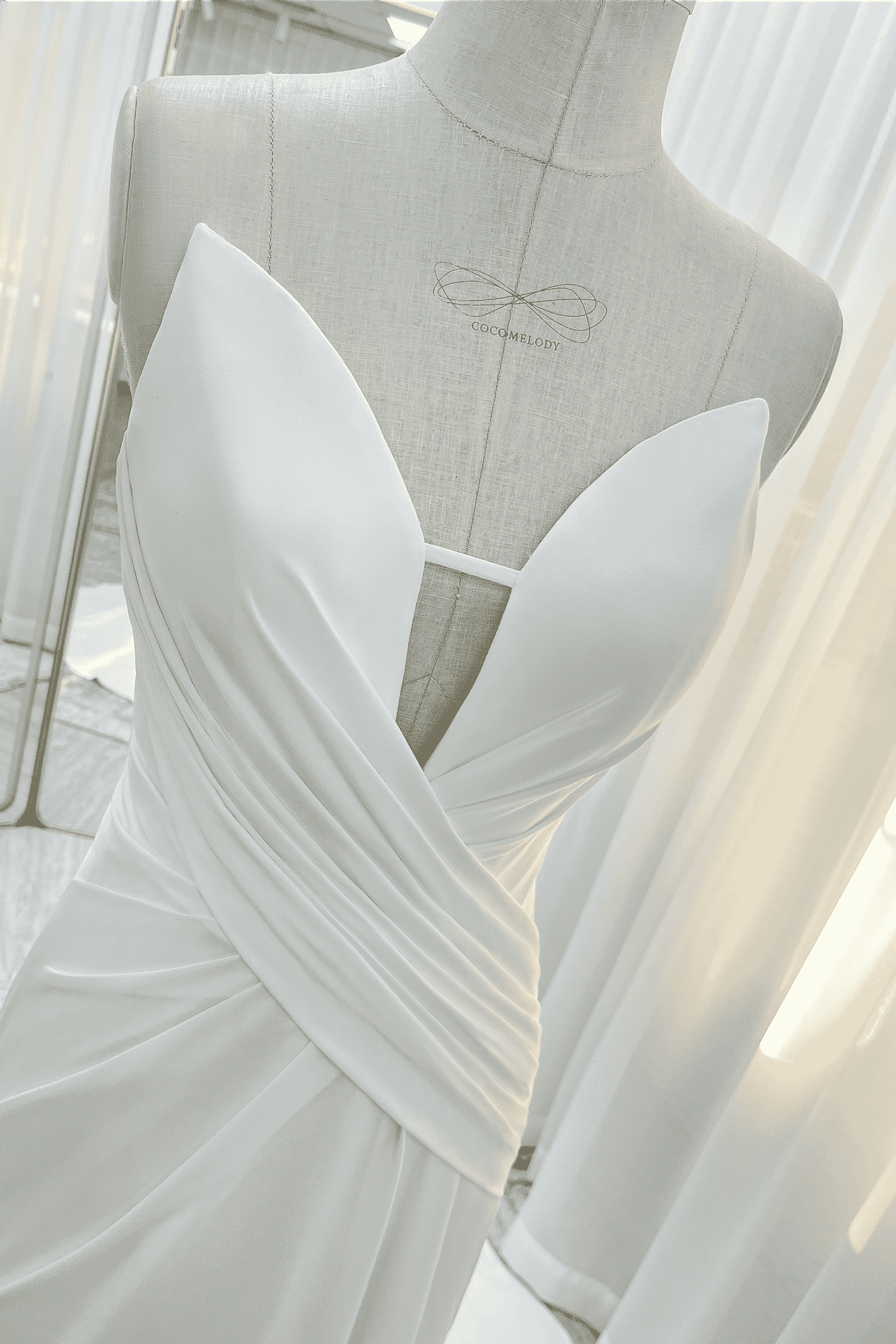 Elegant Trumpet Mermaid Court Train Satin Wedding Dress Wedding Dress