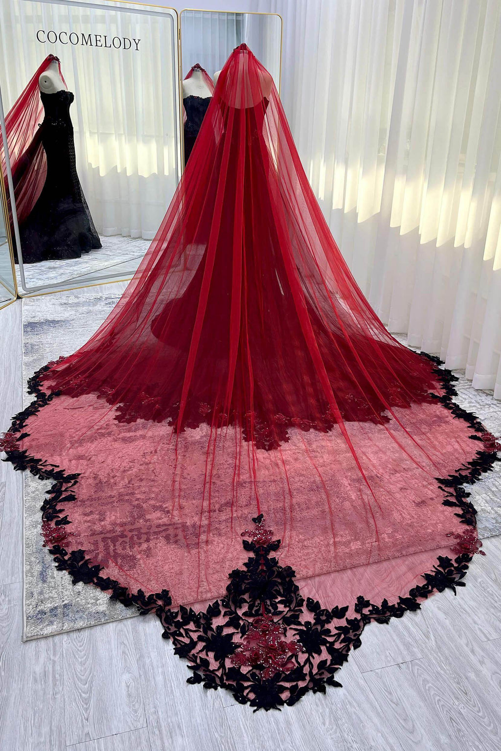 Elegant Trumpet Mermaid Chapel Train Sequined Lace Tulle Wedding Dress Wedding Dress