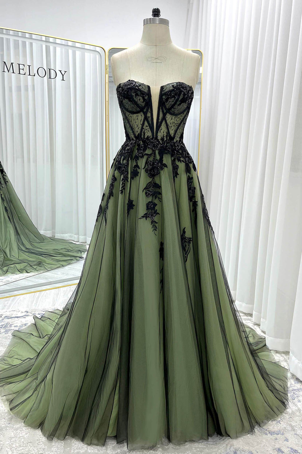 Elegant A Line Court Train Sequined Lace Tulle Wedding Dress Wedding Dress