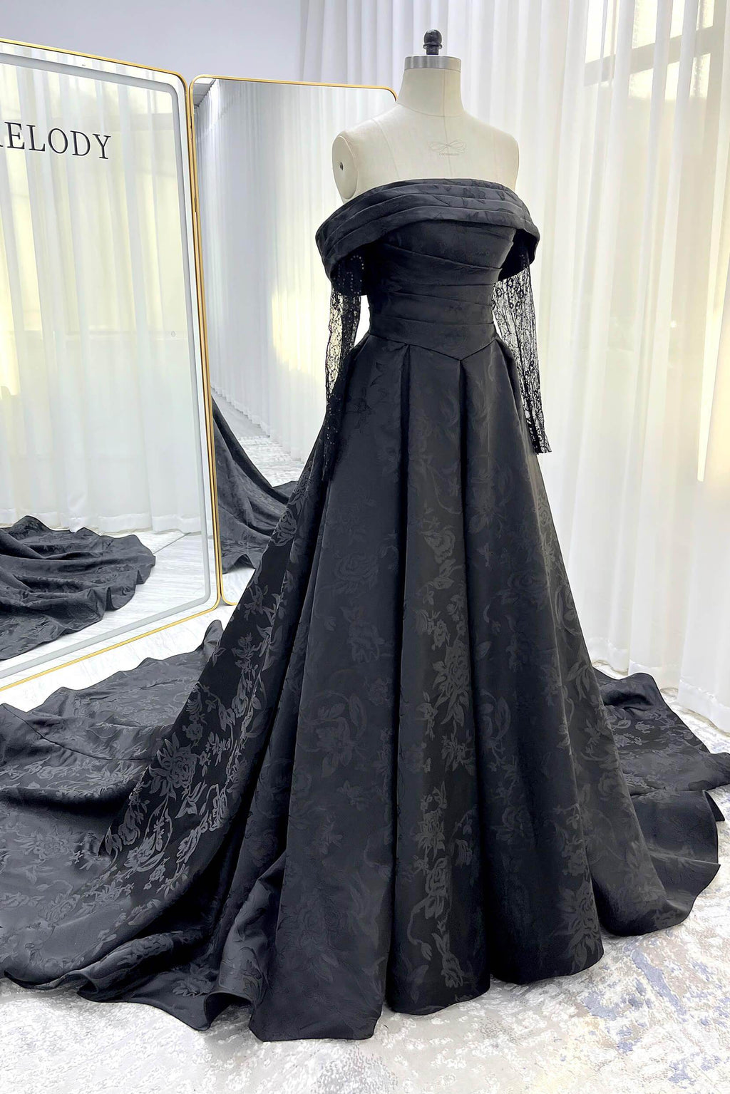 Elegant A Line Court Train Jacquard Satin Lace Wedding Dress Wedding Dress