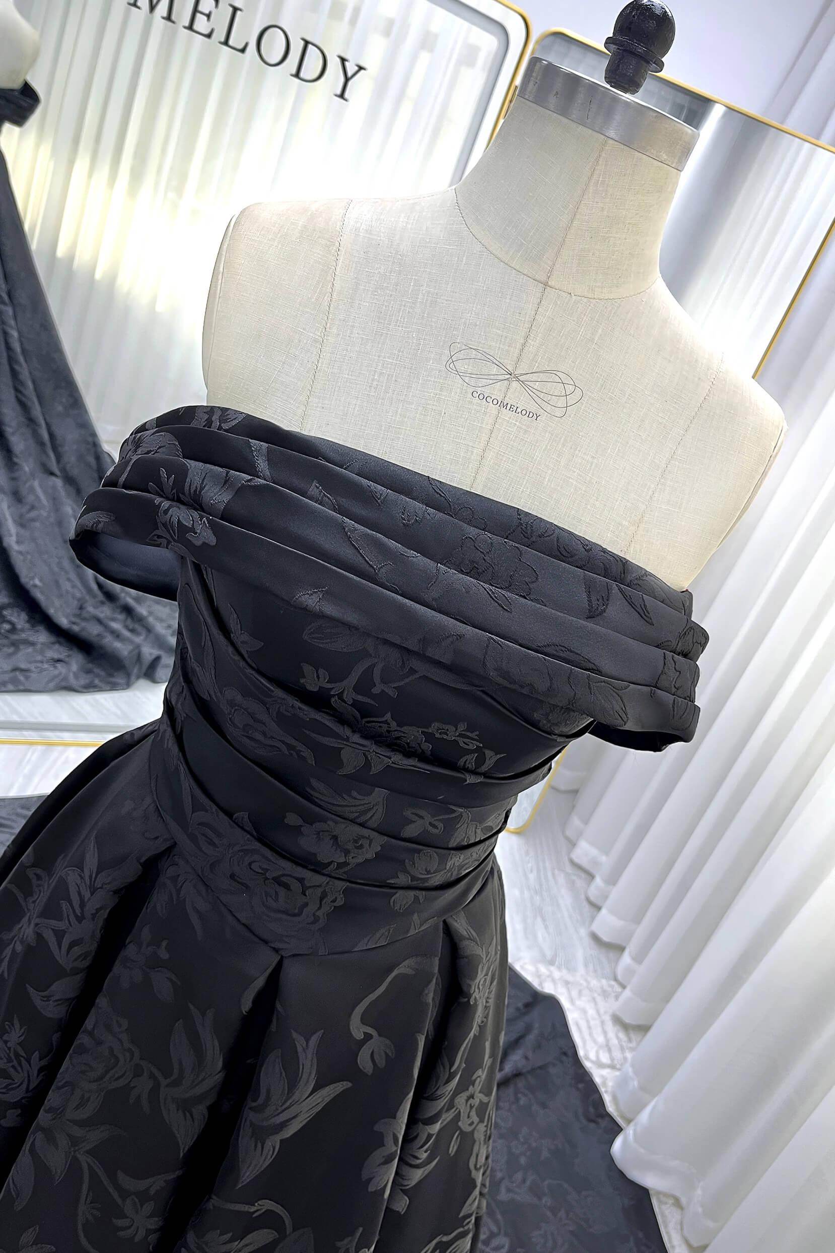 Elegant A Line Court Train Jacquard Satin Lace Wedding Dress Wedding Dress