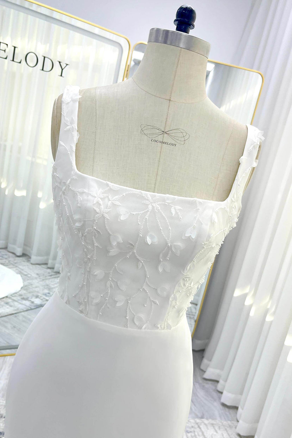 Elegant Trumpet Mermaid Court Train Stretch Satin Wedding Dress Wedding Dress