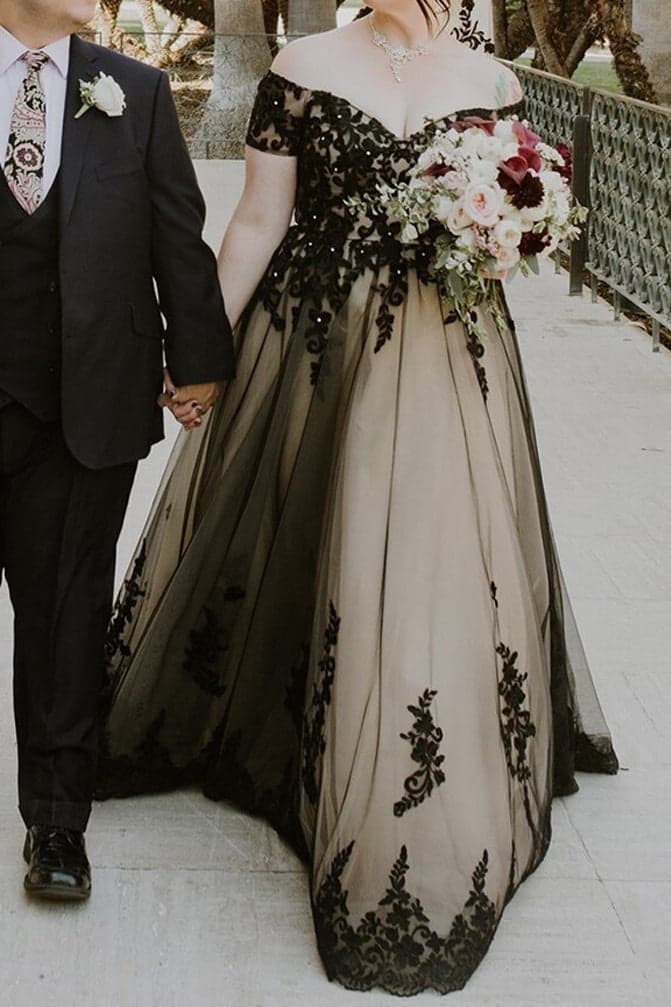 Elegant A Line Sweep Brush Train Tulle Gothic Wedding Dress Wedding Dress