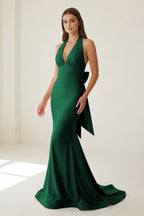 Petronella Rue Hunter Green side view prom dress