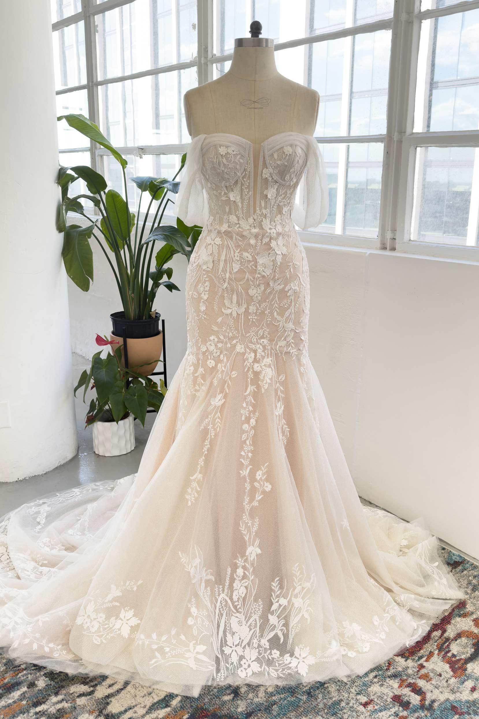 Elegant Trumpet Mermaid Court Train Lace Tulle Wedding Dress Wedding Dress