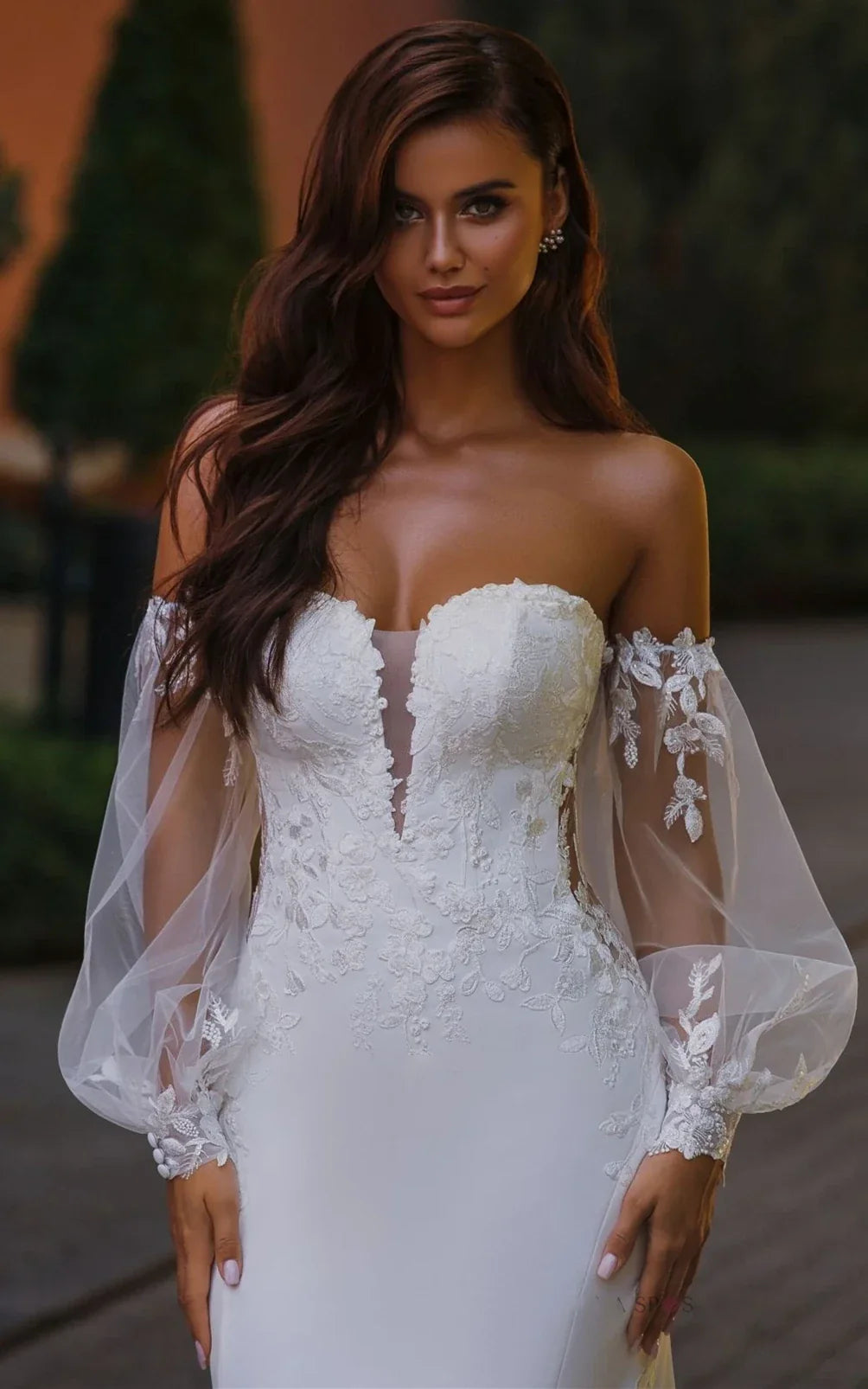 Diamond White Chiffon Mermaid Wedding Dress with Strapless Neckline and Appliques