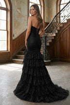 Red Lace Mermaid Evening Dress with Sweetheart Neckline and Pleated Detail