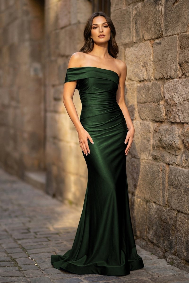 Dorothea Hunter Green front view prom dress
