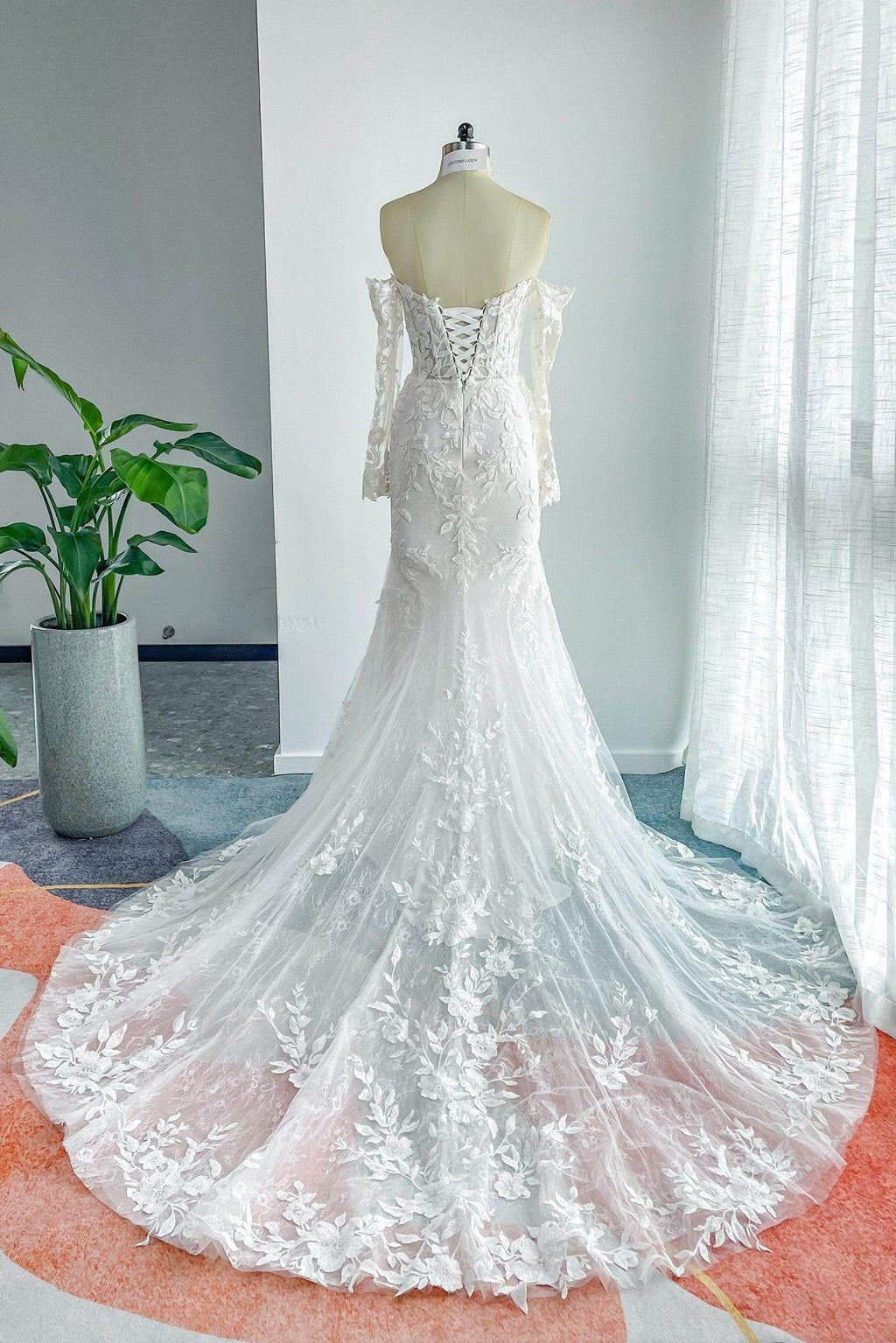 Elegant Trumpet Mermaid Chapel Train Lace Tulle Wedding Dress Wedding Dress