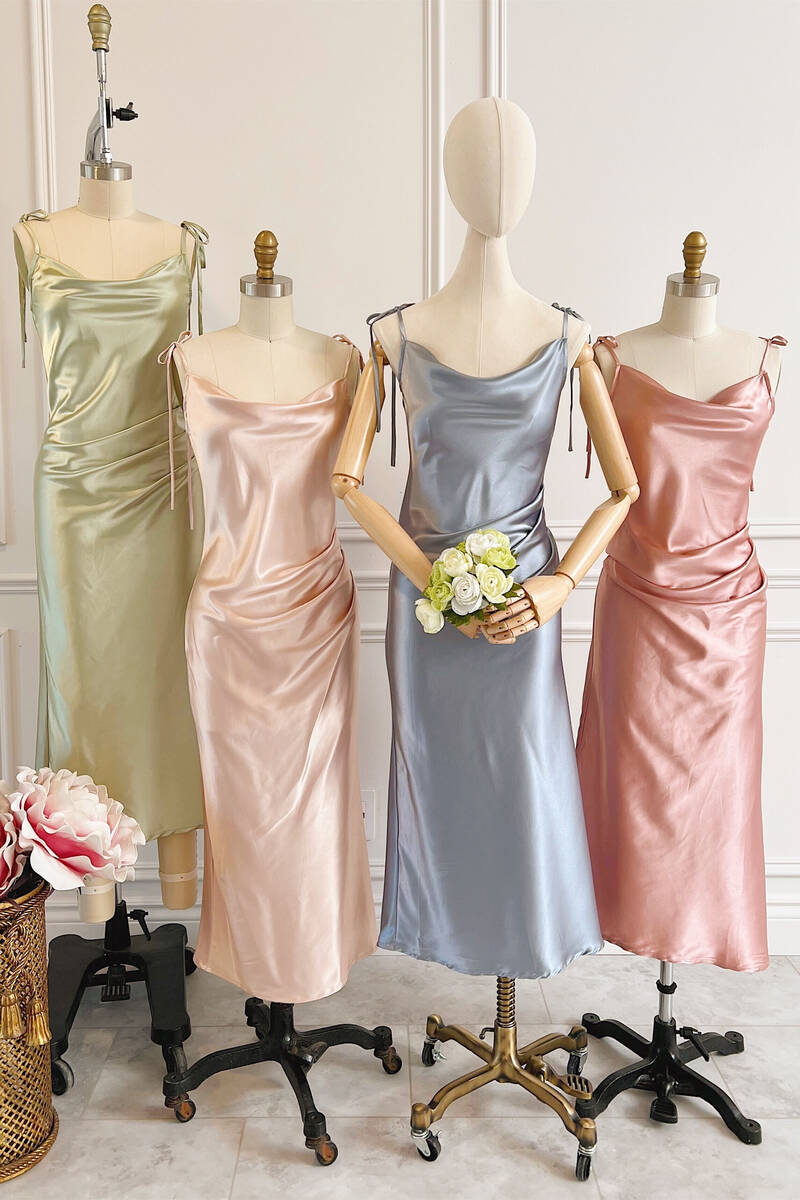 Champagne Satin Sheath Bridesmaid Dress with Scoop Neck Neckline