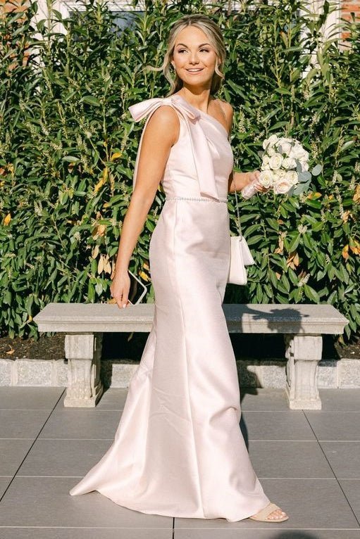Sky Blue Satin Sheath Bridesmaid Dress with One Shoulder Neckline