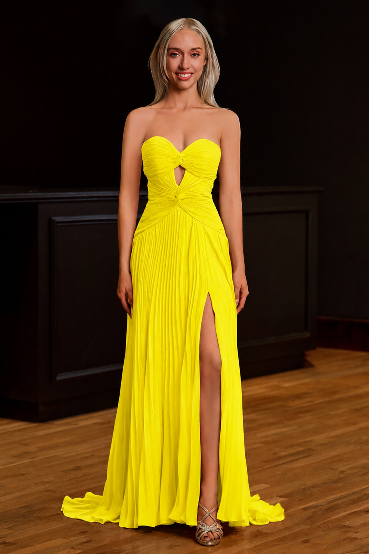 Fuchsia Chiffon A-Line Evening Dress with Sweetheart Neckline and Pleated Detail
