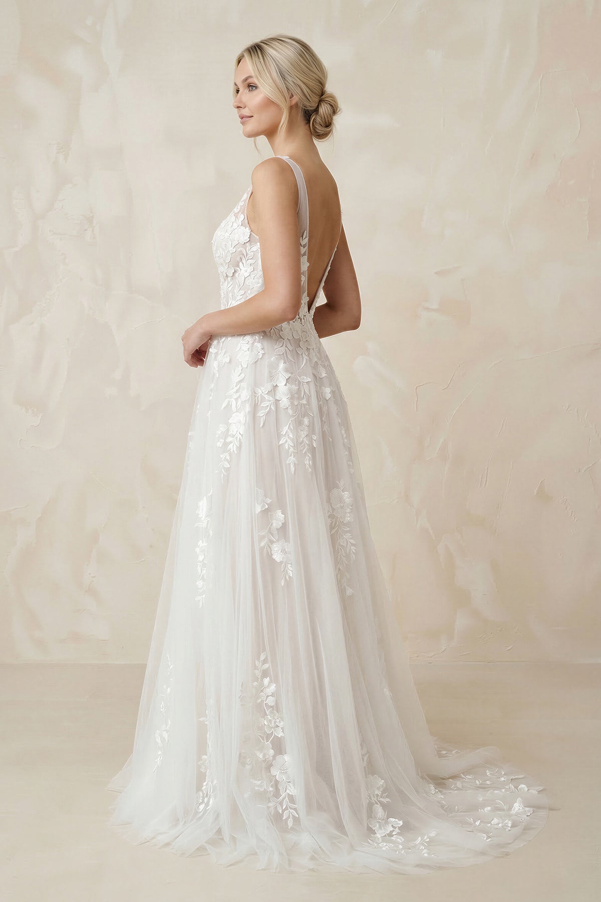 Clarisse June detail image 3 wedding dress