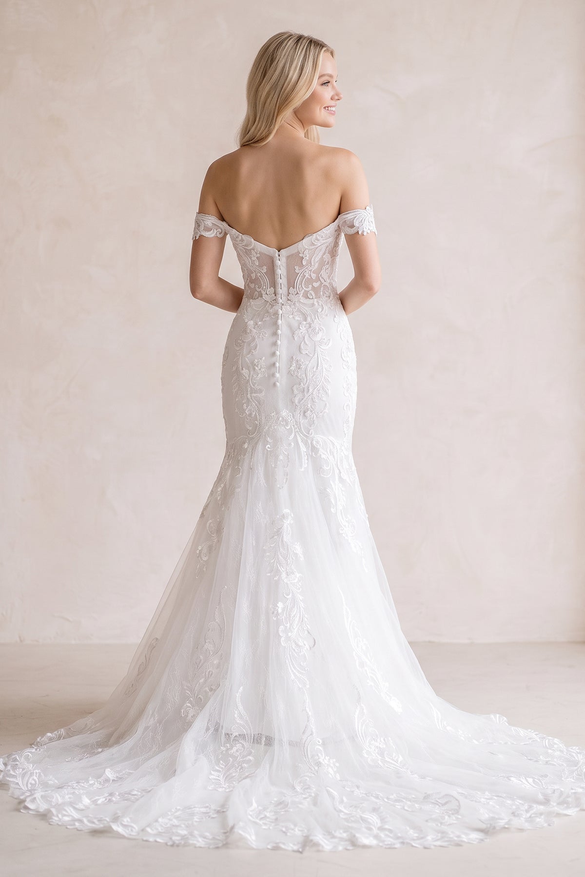 Diamond White Tulle Mermaid Wedding Dress with Strapless Neckline and Appliques